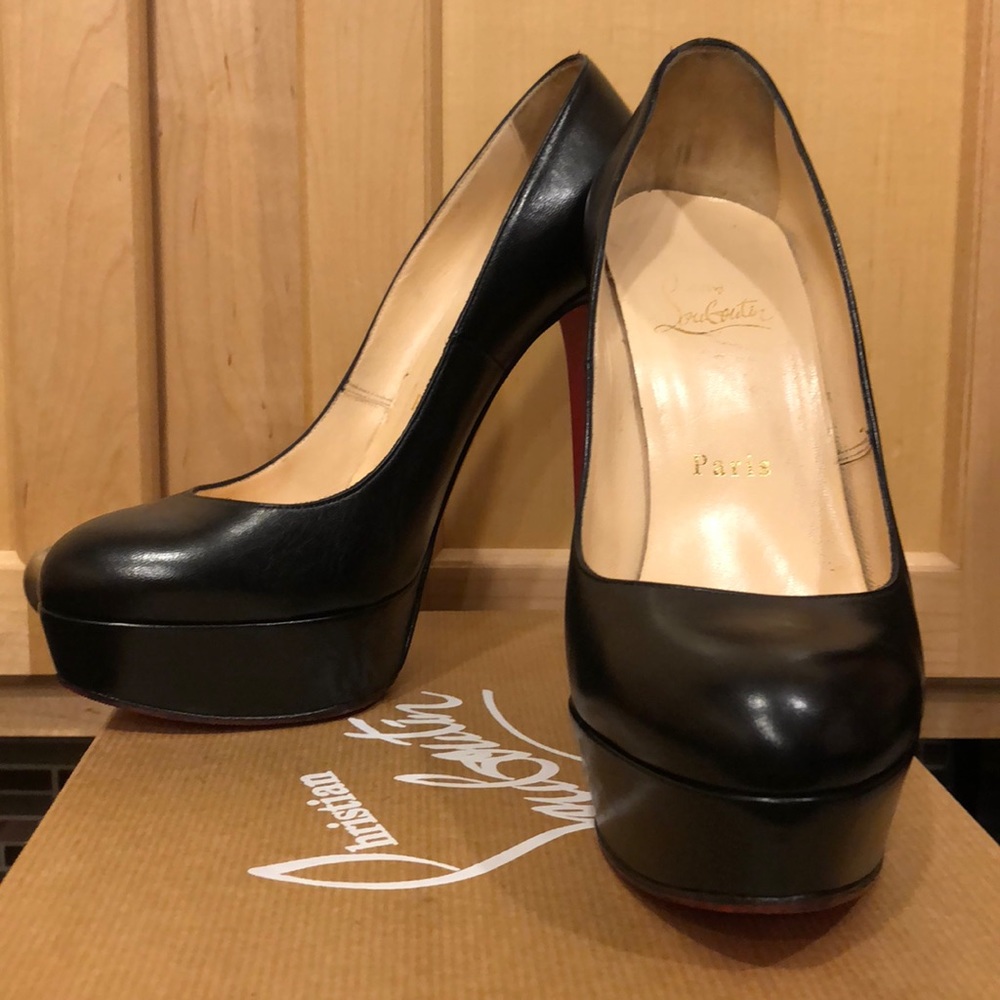 Authentic Louboutin pumps matte leather (6.5 fit)